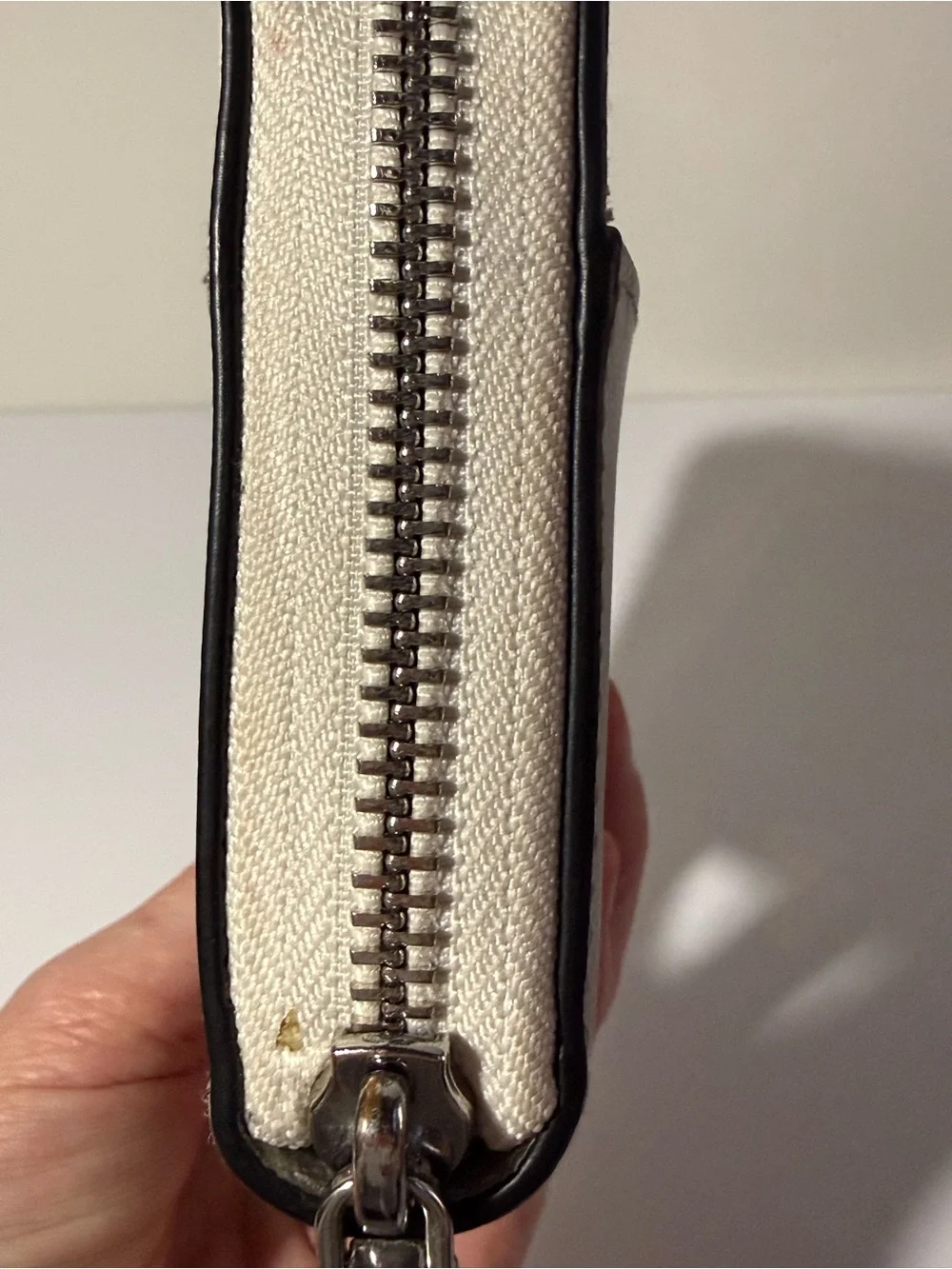 Kate Spade Two-Tone Cream & Light Gray Zip Wallet
